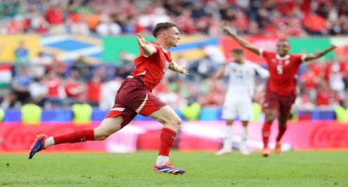 بعد صيام 20 مباراة.. ميشيل أيبشير يضيف الهدف الثاني لسويسرا في شباك المجر (فيديو)